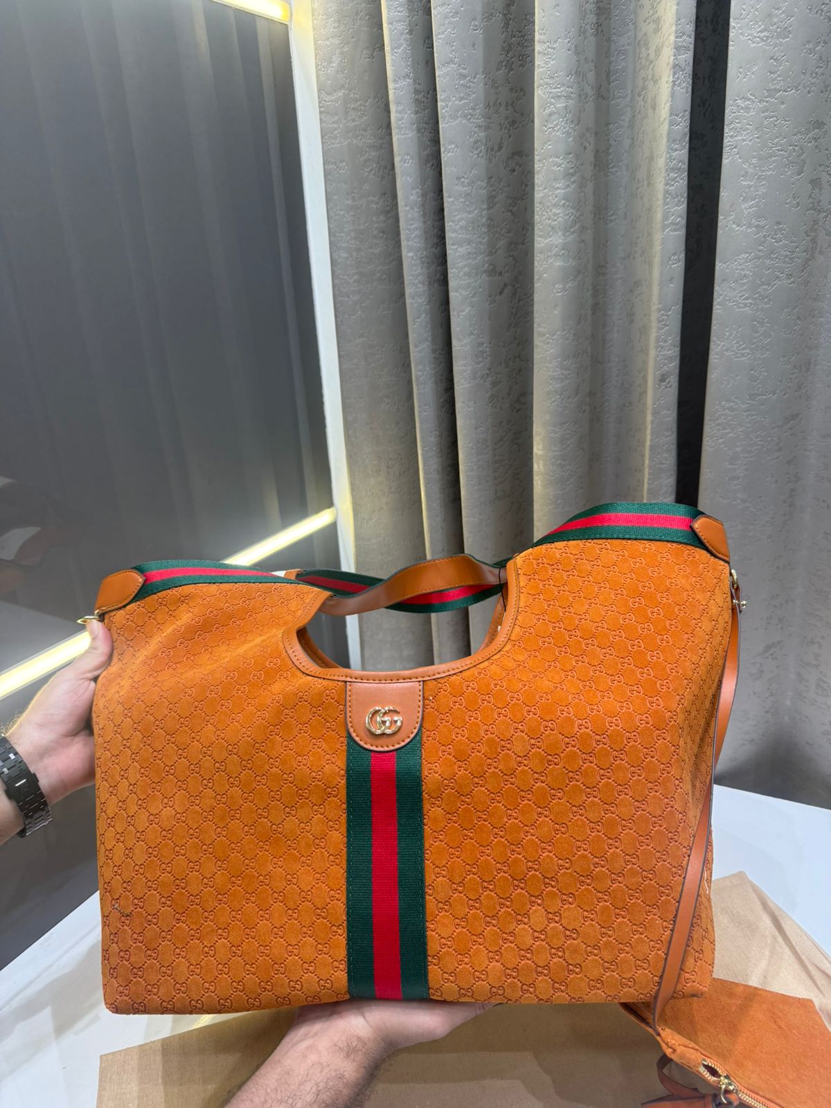 Gucci Giglo Premium Tote Bag With Extra Pouch - Image 5